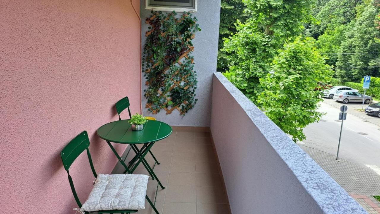 Central Park Apartment Τσάτσακ Εξωτερικό φωτογραφία